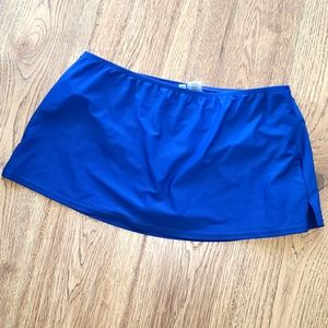 Into the Bleu skirt 12